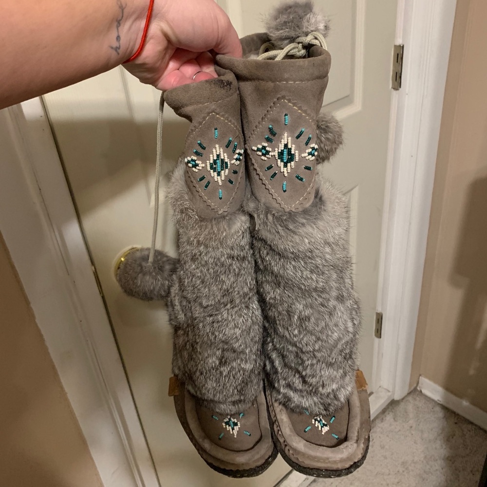 Tecumseh grey fur mukluks